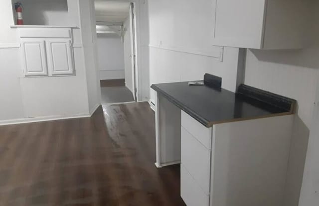 842 West Pine Street