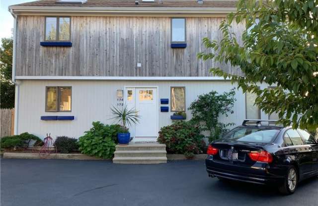 174 Narragansett Avenue