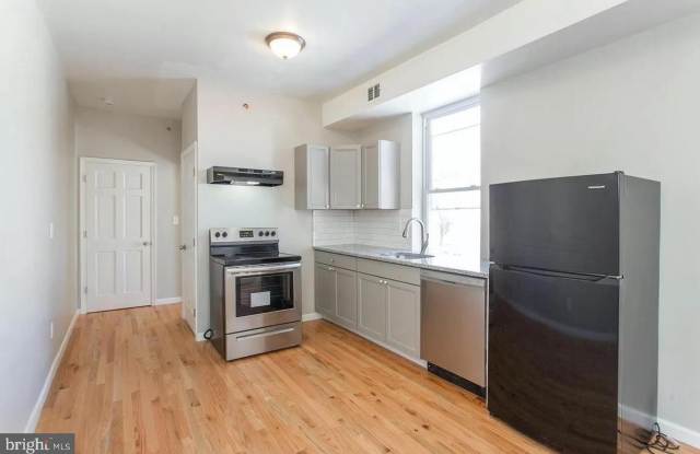 1843 N VAN PELT ST #2