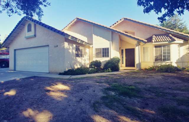 Spacious 3/2 in Clovis