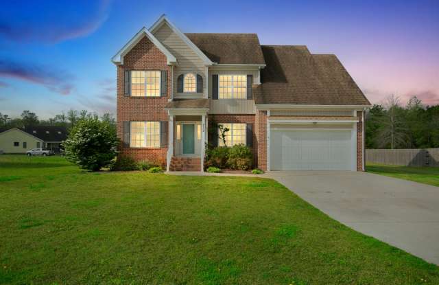 Photo of Shingle Landing 4 bedroom; 2,5 bath PET FRIENDLY Custom Home, Moyock NC