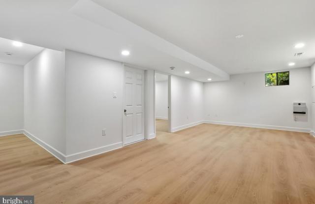 8728-#B OLD COURTHOUSE Road