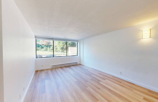 2055 Sacramento Apartments