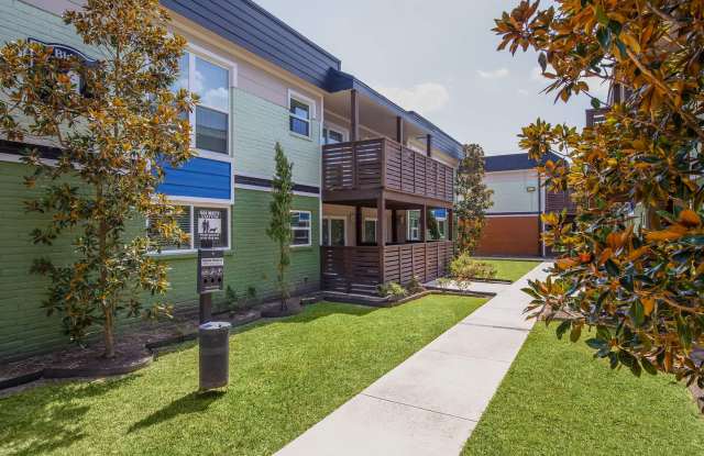 Dominion at Oak Forest Apartments