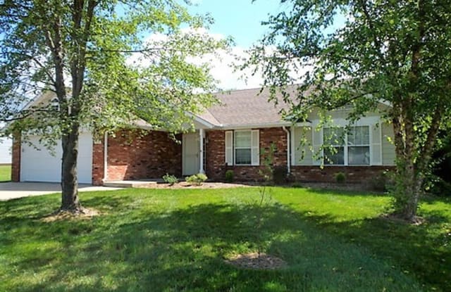 3828 Woods Edge Rd - 3828 South Woods Edge Road, Columbia, MO 65203