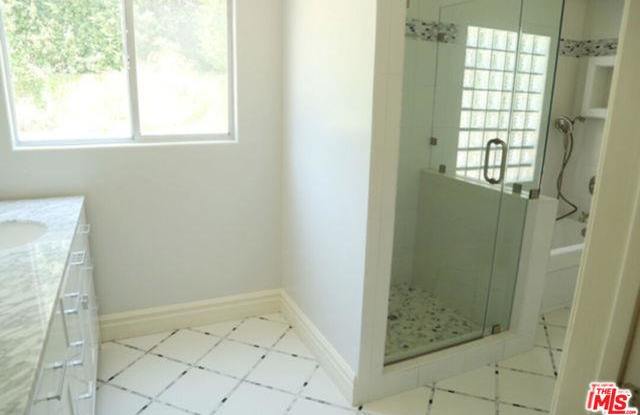 Photo of 114 South Layton Drive