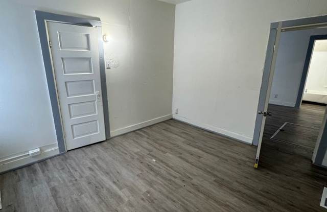 2 Bed/ 1 Bath Apartment!