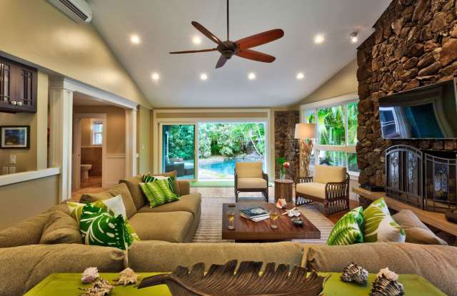 Beautiful Kailua Beachside Luxury Home w/Pool  AC. Maluhia