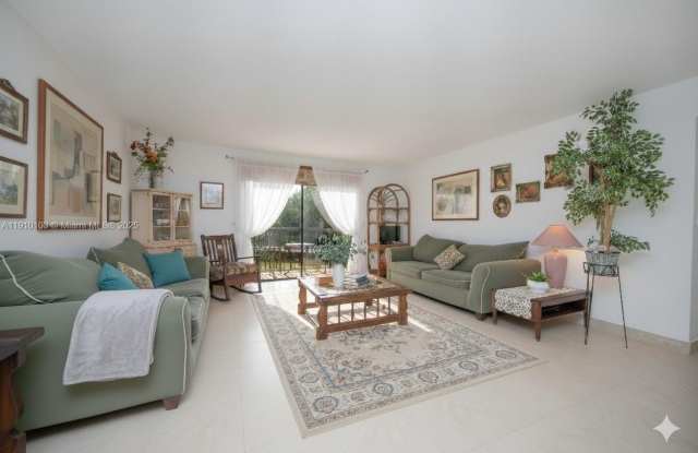 Photo of 7965 SW 86th St