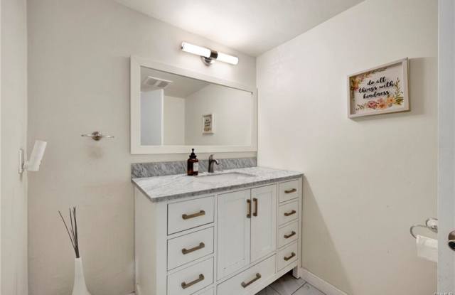 5533 Edward E Horton Lane