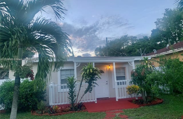 4411 SW 55th Ave - 4411 Southwest 55th Avenue, Davie, FL 33314