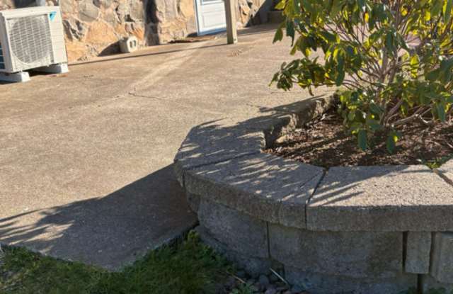 1637 Northeast Oar Avenue