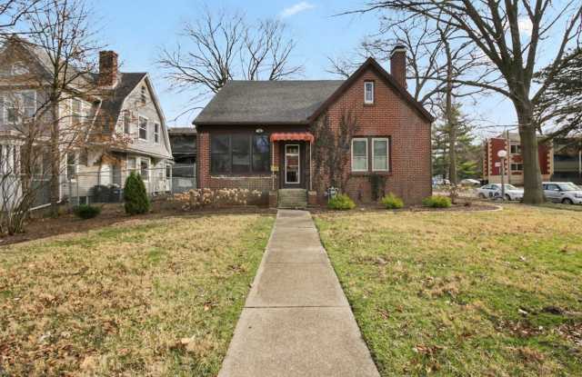 5 bed, 3 bath updated home on Campus -  AVAILABLE AUGUST 2026