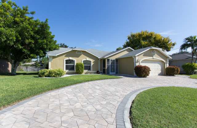 223 Southwest 42nd Street