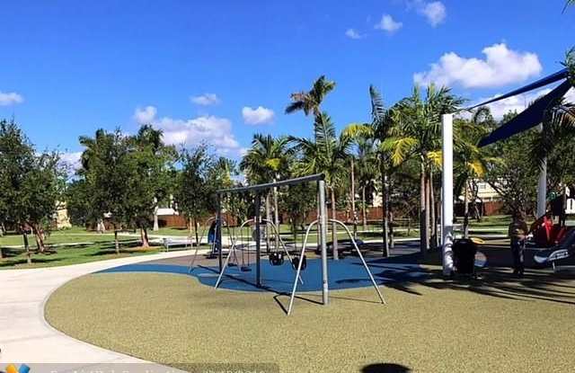 947 NE 24th Ave - 947 NE 24th Ave, Hallandale Beach, FL 33009