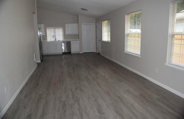 7317 Fair Oaks Rd SE