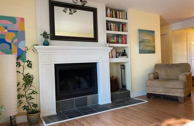 Photo of Fully Furnished 2B/1B Condo Available Now!