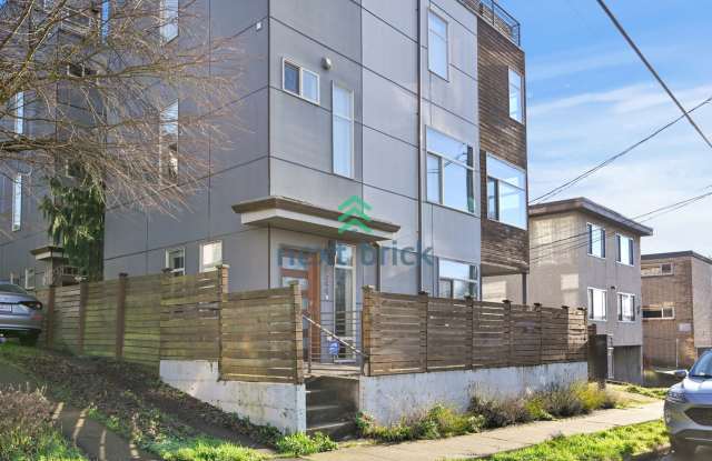 Photo of 3 BEDS  2.5 BATH SINGLE FAMILY HOUSE FOR RENT