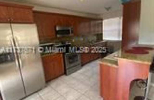 425 Northeast 172nd Street