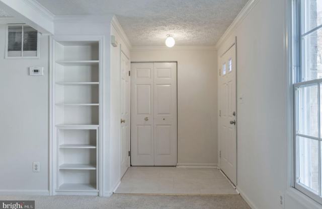 3855 SUNNY BROOK Court