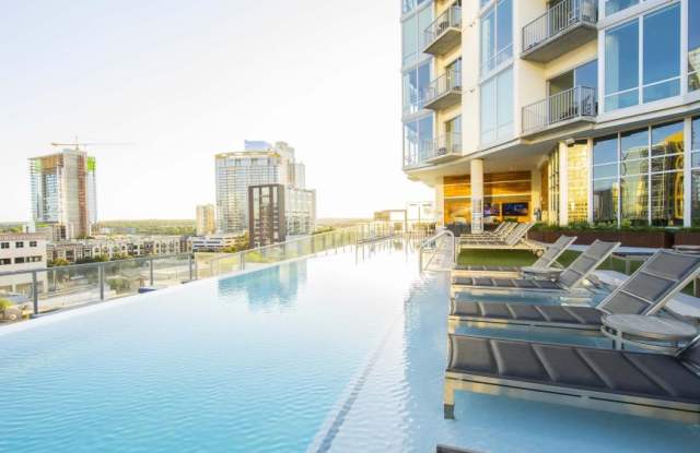 Photo of 625 West 7th St