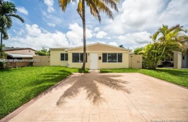 1748 NE 180th St - 1748 NE 180th St, North Miami Beach, FL 33162