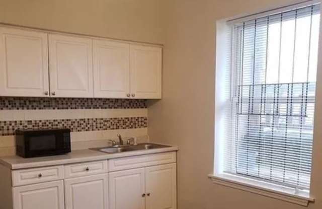 4728 W. Madison 2F