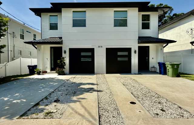 Photo of 3918 W Everett St Unit 1