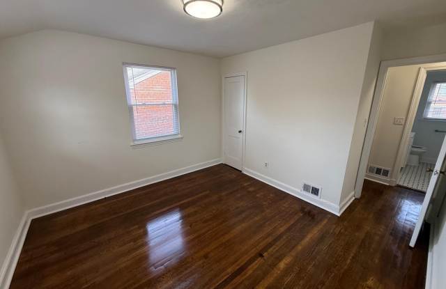 374 CHAPLIN Street SE