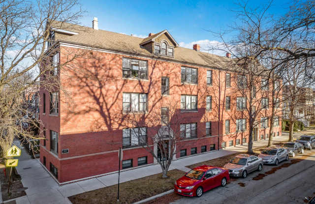 Photo of 1946 West Nelson St. Apt.