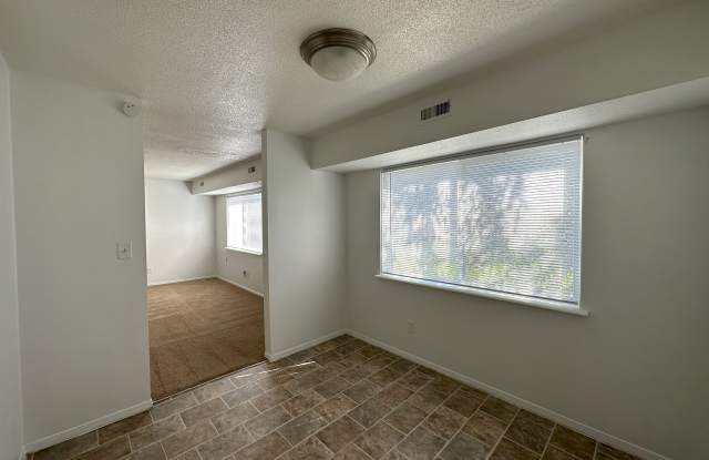 Courtyard Apartments