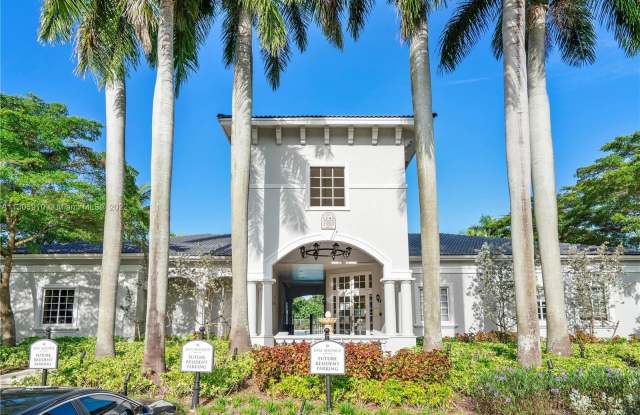 1313 St Tropez Cir