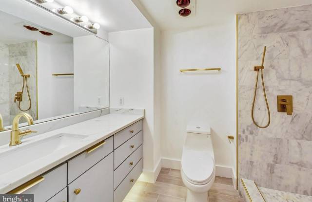 Photo of 616 E Street NW unit: 856