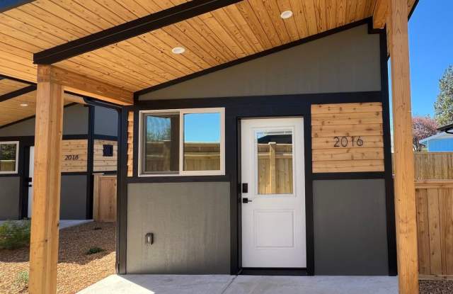 Newly Built! 1 Bed, 1 Bath Home with a fully fenced Yard!