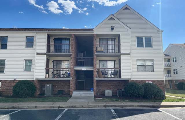 COZY TWO BEDROOM CONDO IN STAFFORD!