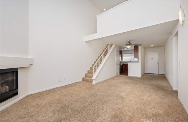 5520 Owensmouth Avenue