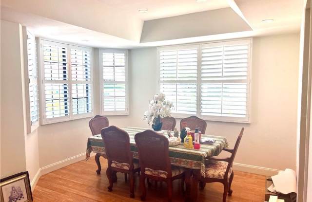 29028 Hollow Oak Court