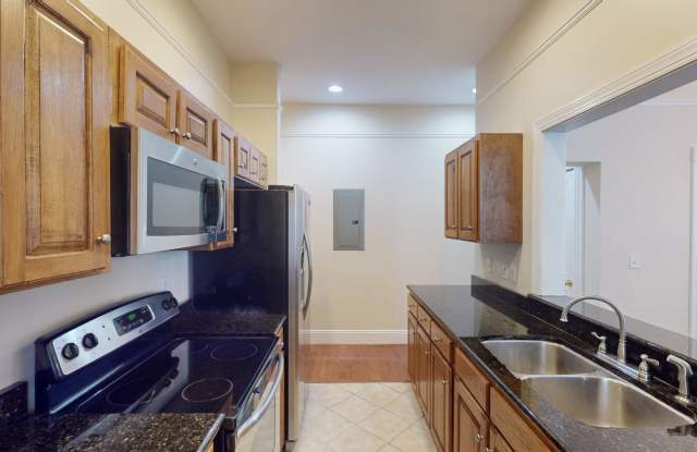 409 Dinwiddie Street