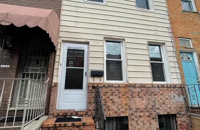 Photo of Cute Passyunk Square 2 Bedroom House! W/D! Yard! Come check this out.