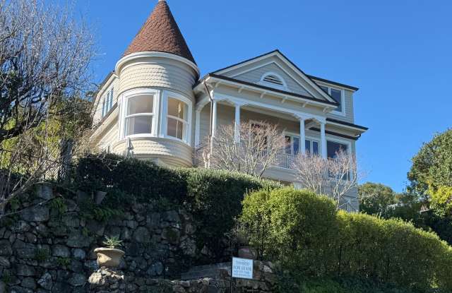 LUXURY VICTORIAN RESIDENCE IN THE HEART OF SAUSALITO