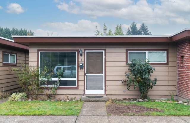 Newly Remodeled Single Level Apartment in Lebanon Oregon!