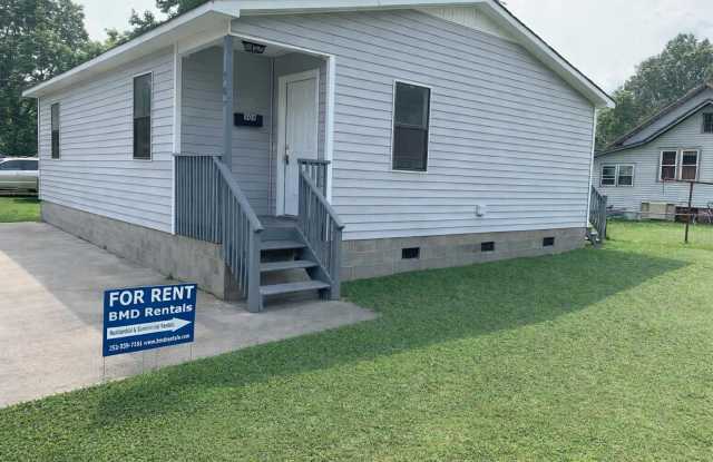 Quaint home located in City Limits