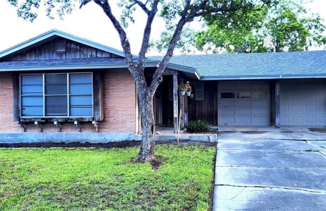 502 Miramar Pl - 502 Miramar Place, Corpus Christi, TX 78411