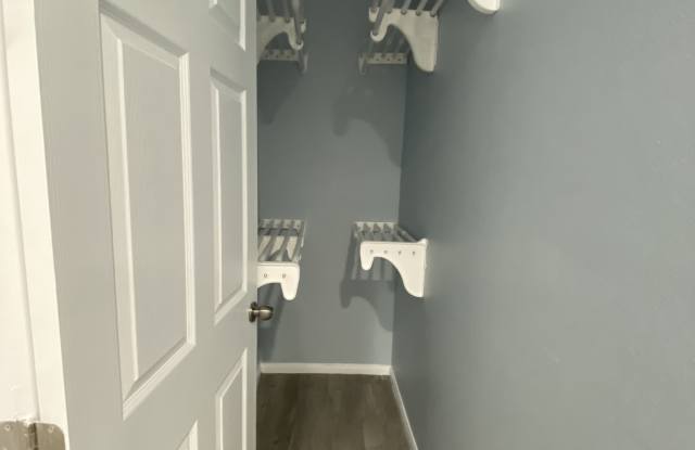 7528 Moorcroft Avenue