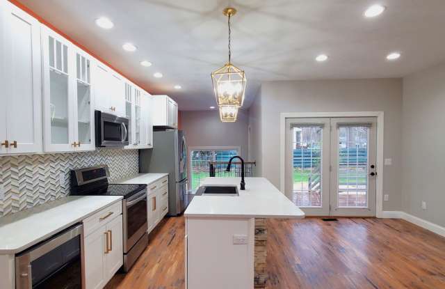 Photo of 4-bedroom 3-bathroom home minutes to Downtown Traverse City