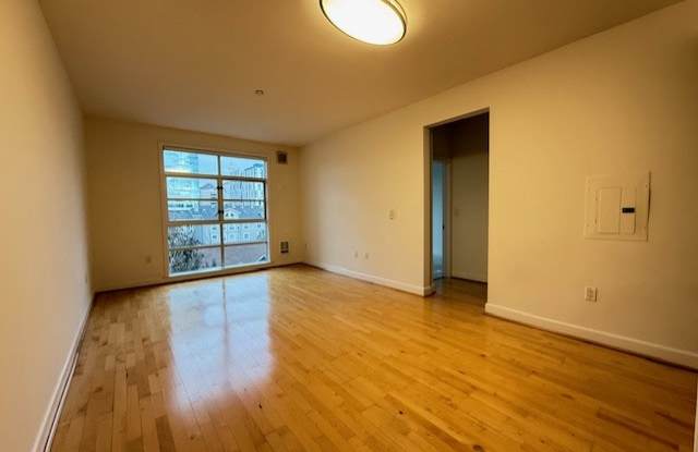 585 9th Street #557