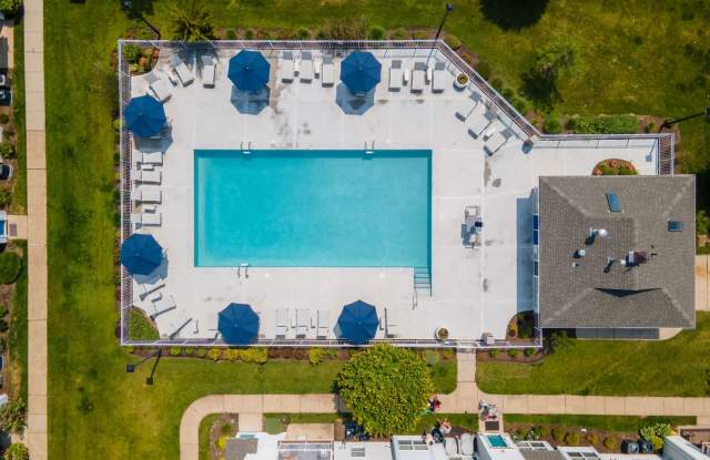 Barron's Gate At Woodbridge