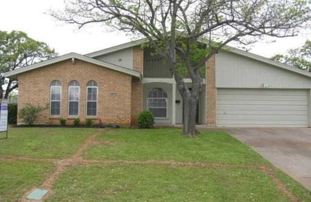 2801 Summit View View - 2801 Summit View Drive, Bedford, TX 76021