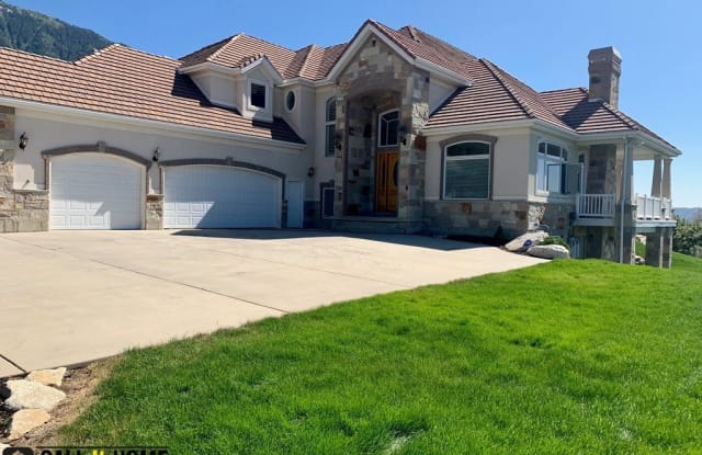 Granite Point Circle - 3241 E Granite Point Cir, Sandy, UT 84092