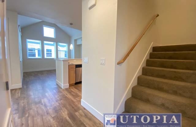 Beautiful and Spacious 3-bedroom, 3.5-bathroom Townhouse Located in the heart of Seabright.